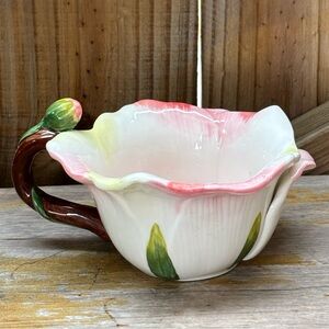 Corner Ruby Botanical Collection Flower Shaped Tea Cup 7oz
